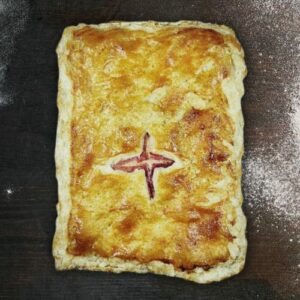 Empanada gallega artesana de jamón y queso hojaldrada - F1