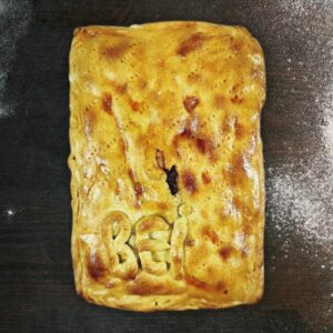Empanada gallega artesana de bacon, queso y tomates secos - F1